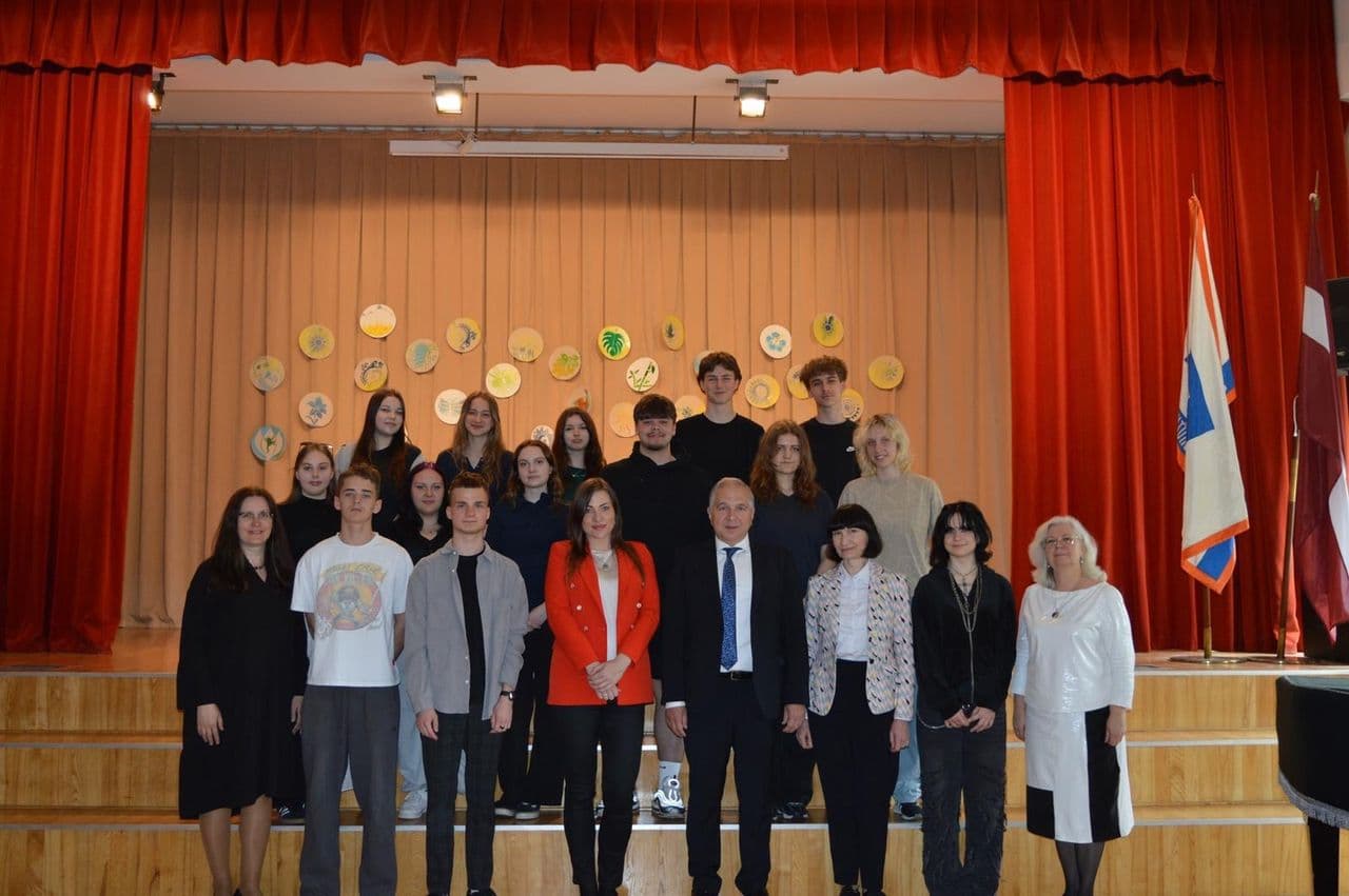 ქ. რიგის საჯარო სკოლებში საქართველოს ელჩის ვიზიტი განხორციელდა ევროკომისიის კამპანიის ,,Back to School’’-ის ფარგლებში და ლატვიაში ,,ევროკავშირის სახლის’’ კოორდინაციით.